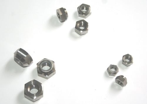 DIN 985 TİTANYUM FİBERLİ SOMUN GRADE 5