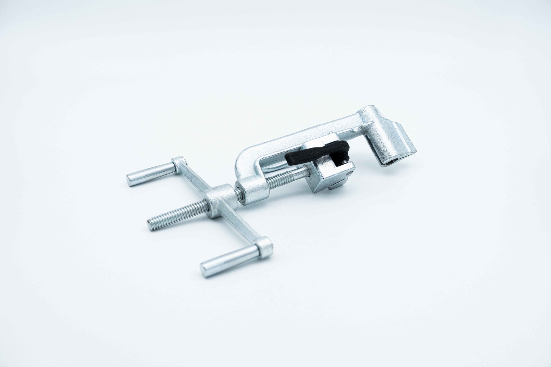 KRM 9307  ÇEMBER KELEPÇE SIKMA ALETİ A2