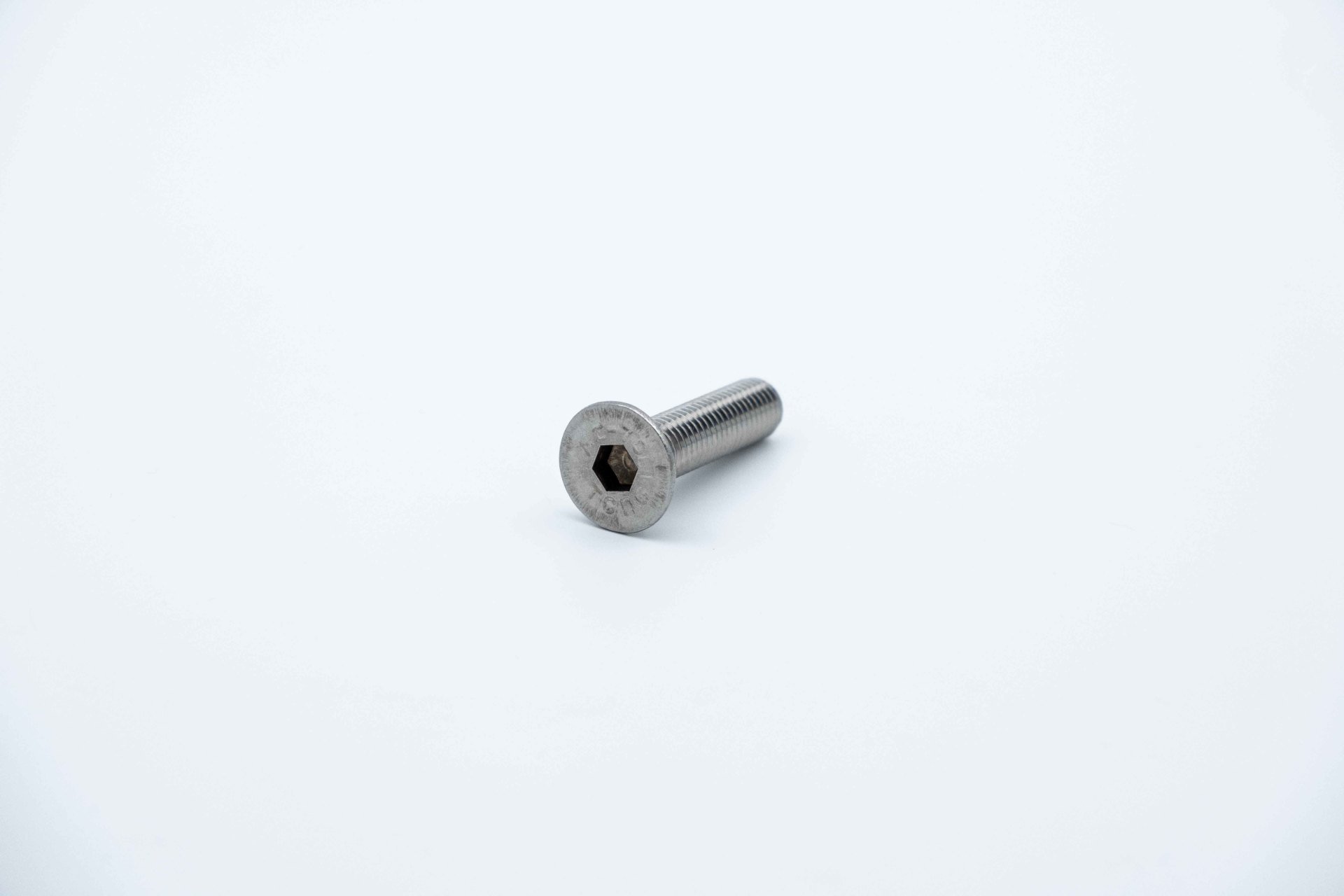 M3 DIN 7991  HAVŞABAŞ İMBUS A4