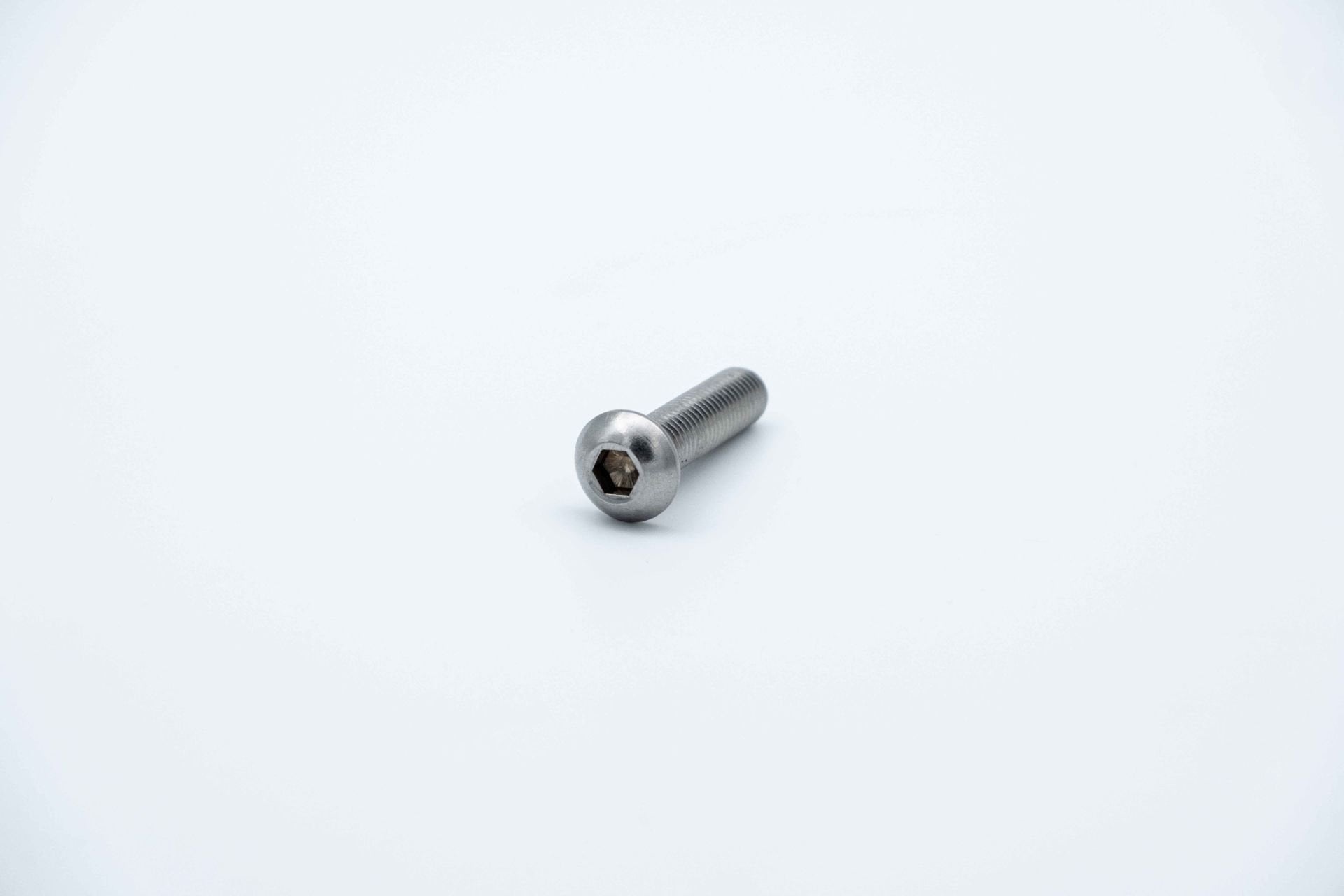 M6 ISO 7380  BOMBEBAŞ İMBUS A2