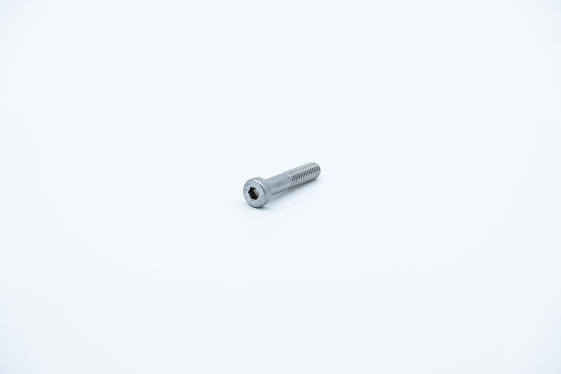 M8 DIN 6912  İNCE KAFA İMBUS A2